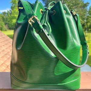 Louis Vuitton Borneo Green Black Stitch Epi Leather Vintage Noe
